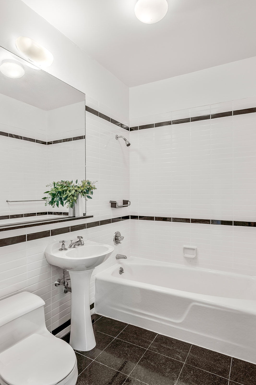 360 East 88th Street, Unit 10A Manhattan, NY 10128 - Photo 3 of 7 Gallery Image 3