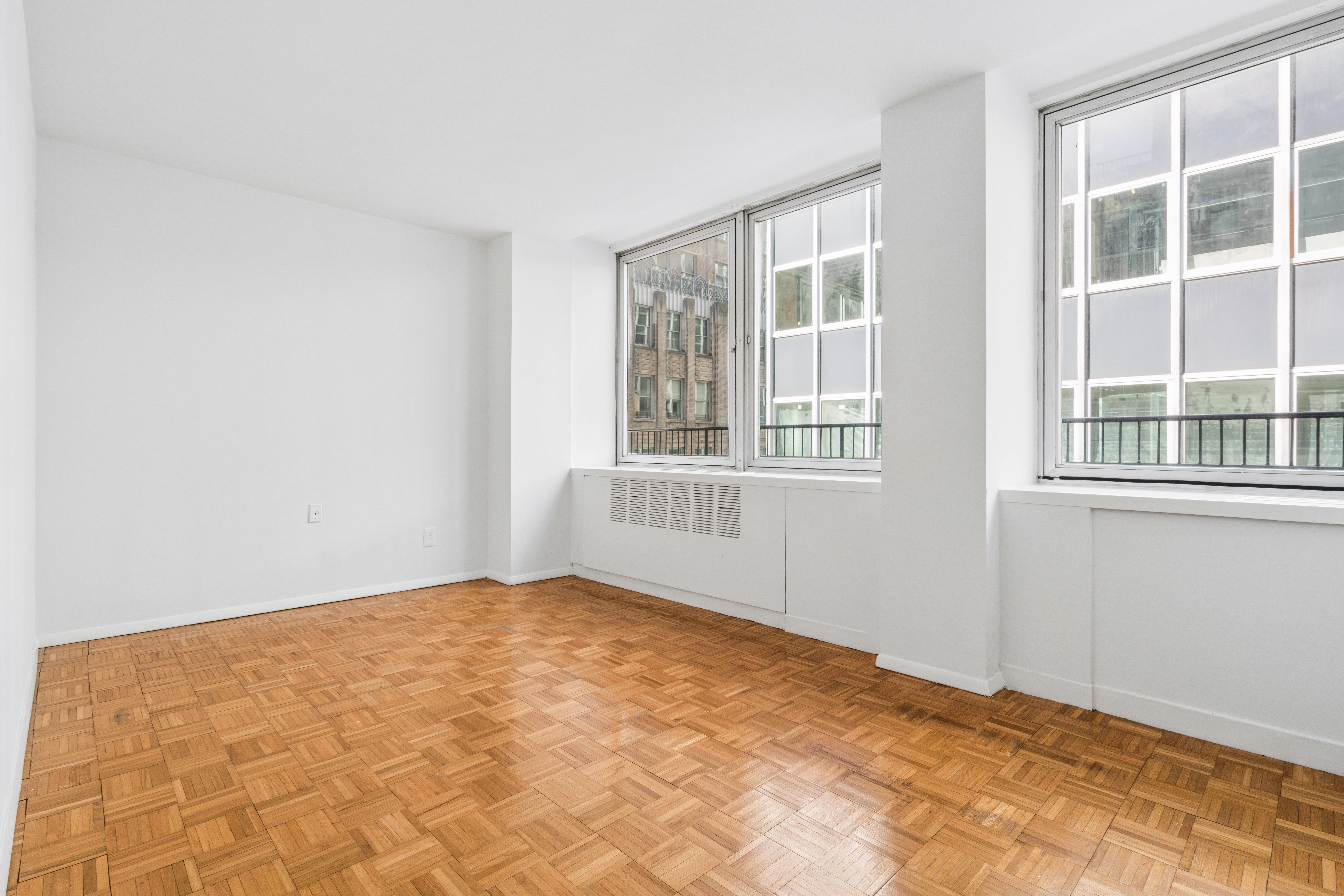 130 Water Street, Unit 10C Manhattan, NY 10005 - Photo 4 of 10 Gallery Image 4