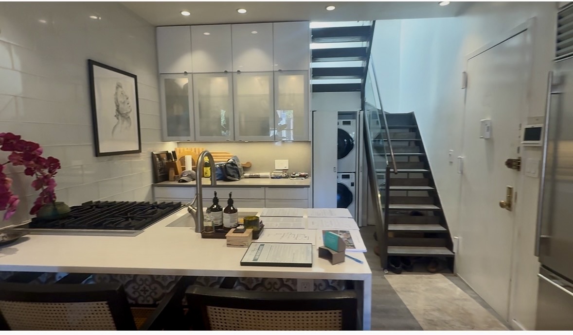 128 West 70th Street, Unit 10 Manhattan, NY 10023 - Photo 11 of 20 Gallery Image 11
