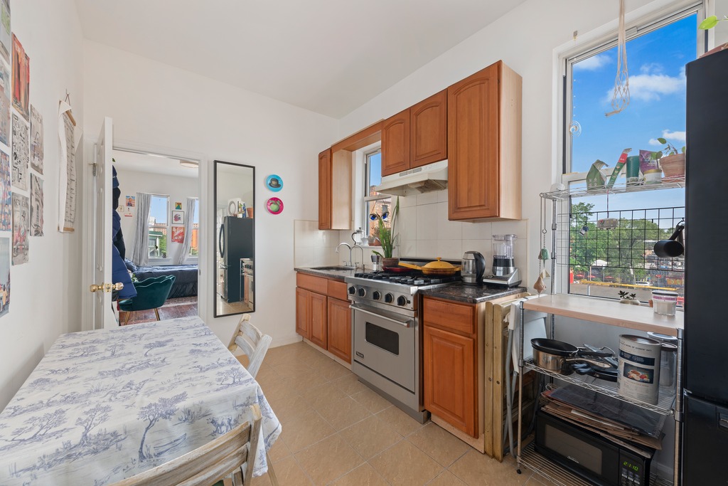 25 Bogart Street, Unit 3N Brooklyn, NY 11206 - Photo 4 of 8