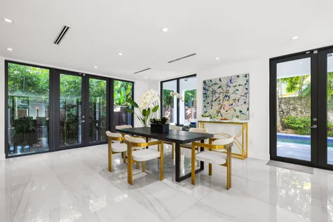 $4,950,000 | 3770 Kumquat Avenue, Miami, FL 33133