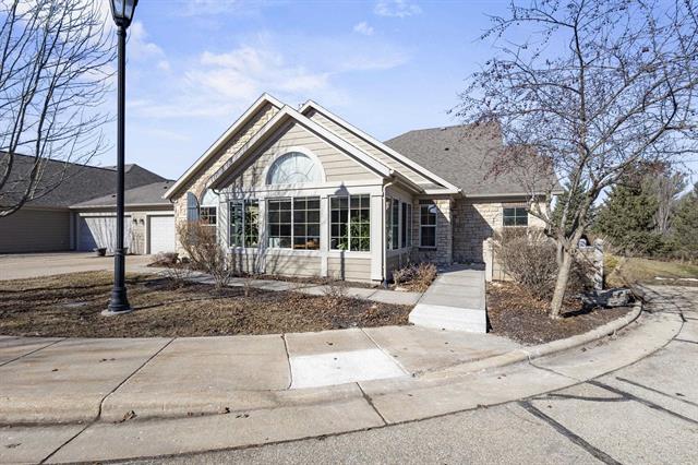 10 Pond View Way Fitchburg, WI 53711 - Photo 9 of 68