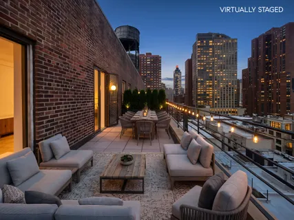 $1,895,000 | 152 East 94th Street, Unit PHE | Upper East Side