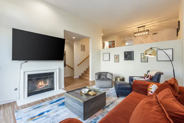 $1,199,999 | 8011 Hannum Avenue, Culver City, CA 90230