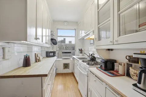 $1,295,000 | 245 West 104th Street, Unit 14C | Upper West Side