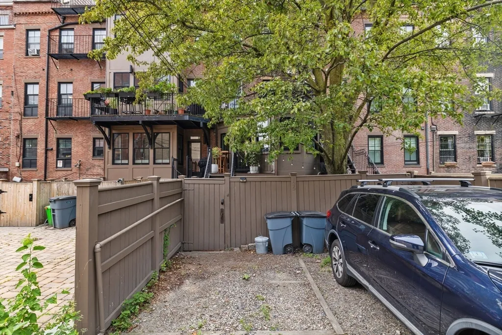 $2,185,000 | 135 West Concord Street, Unit 1, Boston, MA 02118