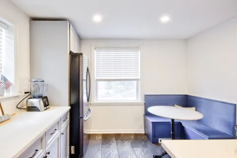 Contact Agent | Wayne Avenue, Springfield, PA 19064