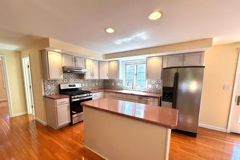 Contact Agent | 322 Lowell Street, Lexington, MA 02420