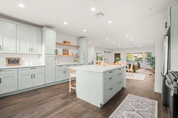 $1,179,000 | 2209 West Boulevard, Los Angeles, CA 90016