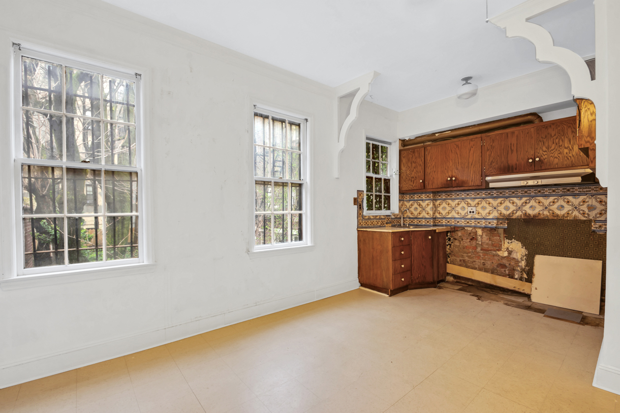 119 West 10th Street Manhattan, NY 10011 - Photo 13 of 29