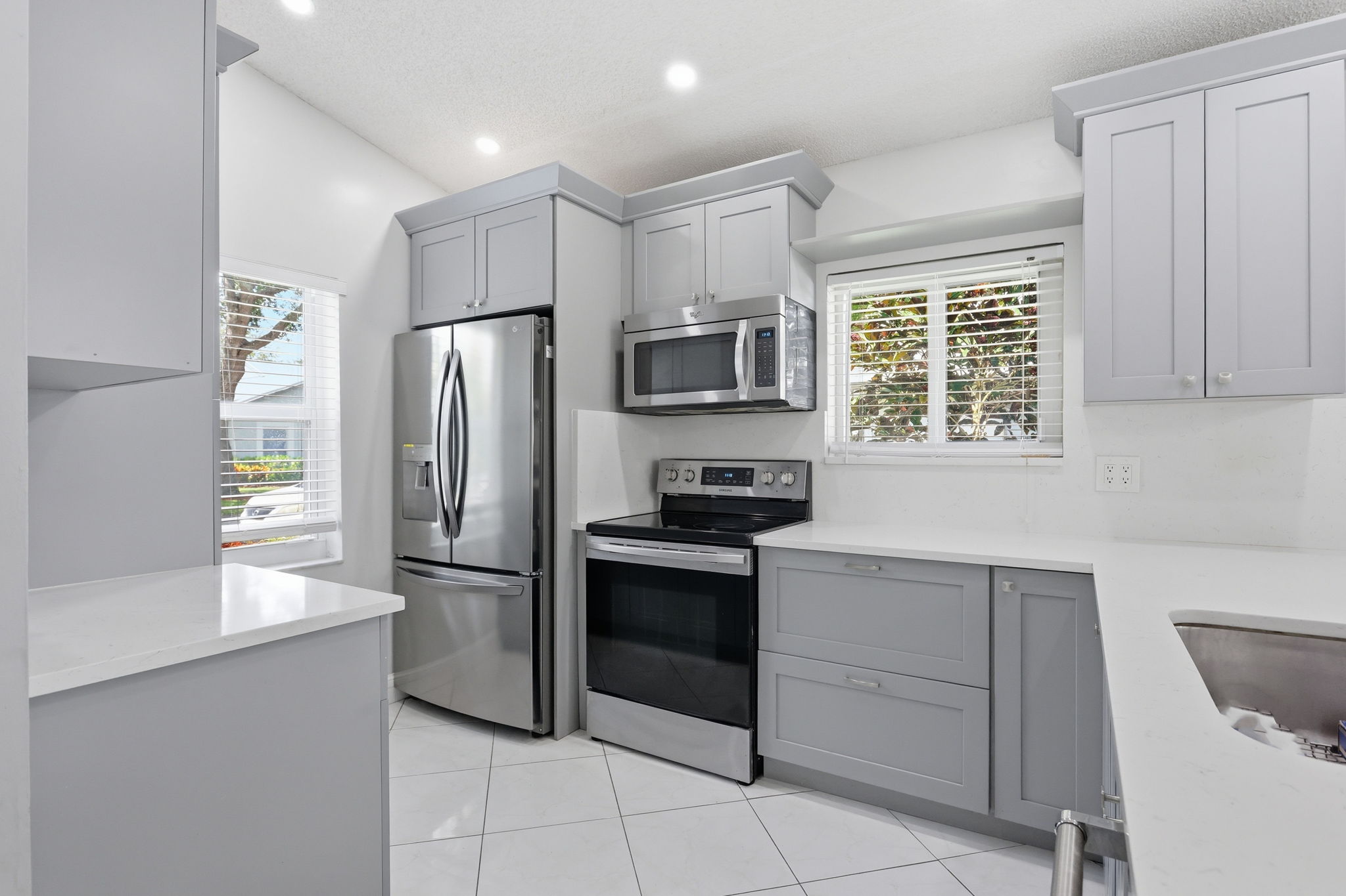 8621 Jasmine Way Boca Raton, FL 33496 - Photo 4 of 25