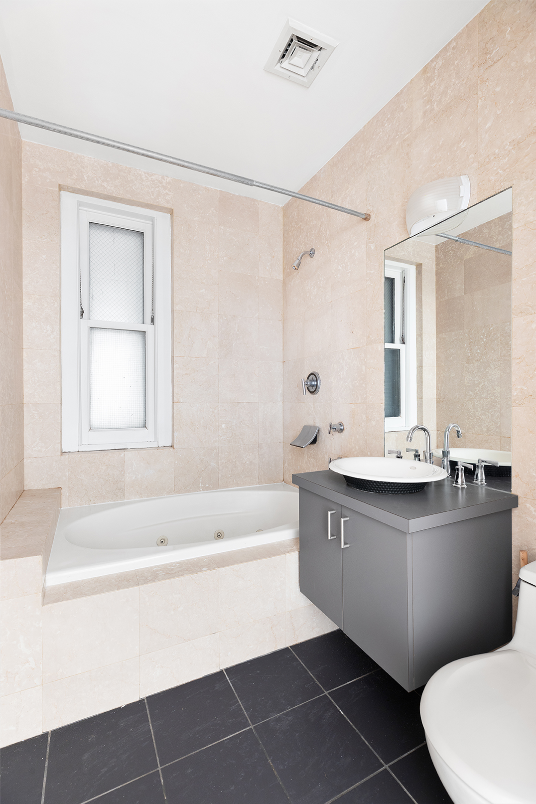 392 14th Street, Unit 3A Brooklyn, NY 11215 - Photo 6 of 7