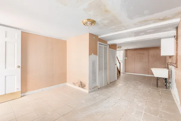 $750,000 | 143-11 101st Avenue | Jamaica