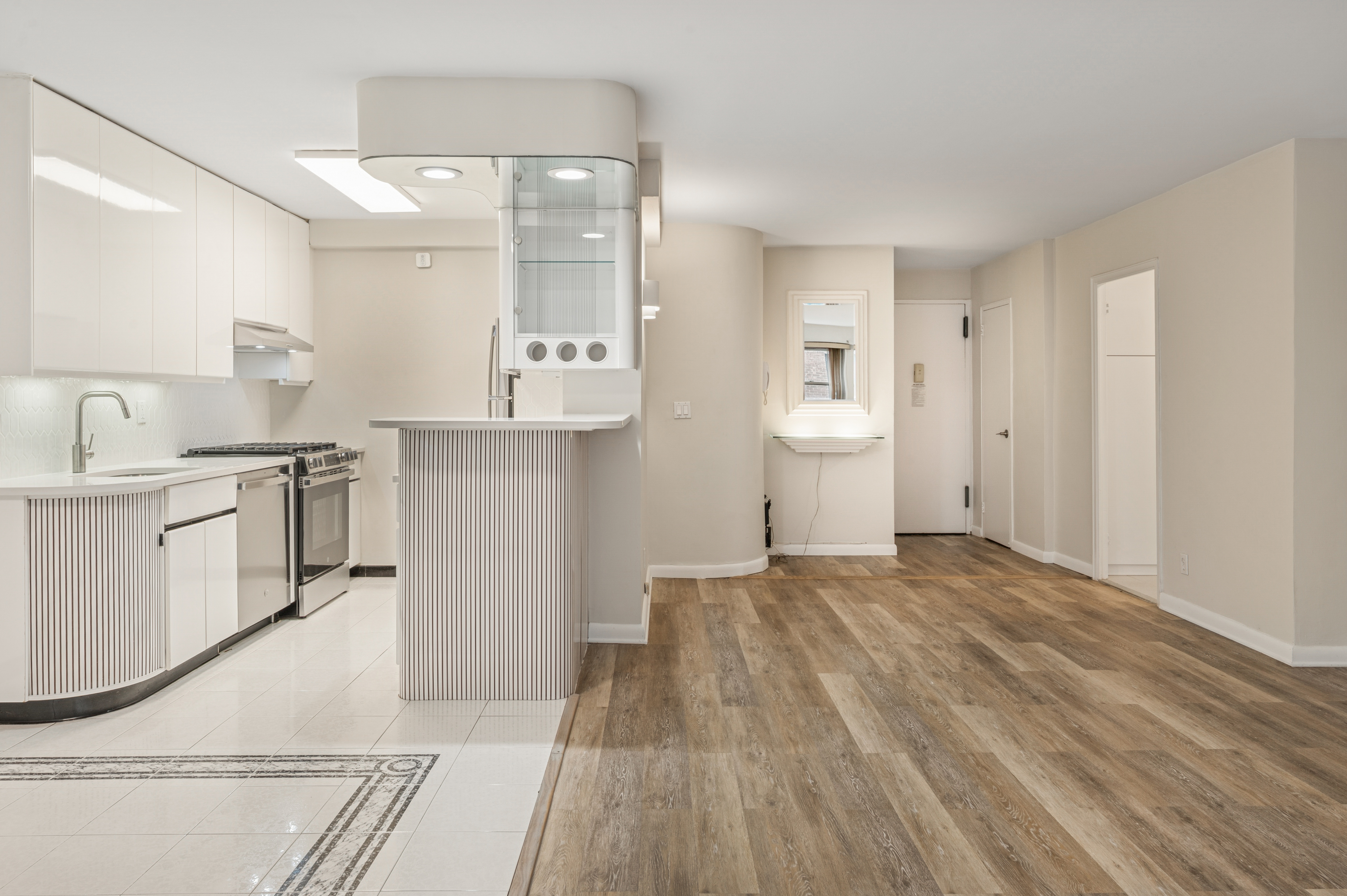 211 East 53rd Street, Unit 7C Manhattan, NY 10022 - Photo 4 of 14