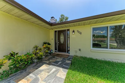 $475,000 | 1520 Sunnyhills Drive, Brandon, FL 33510