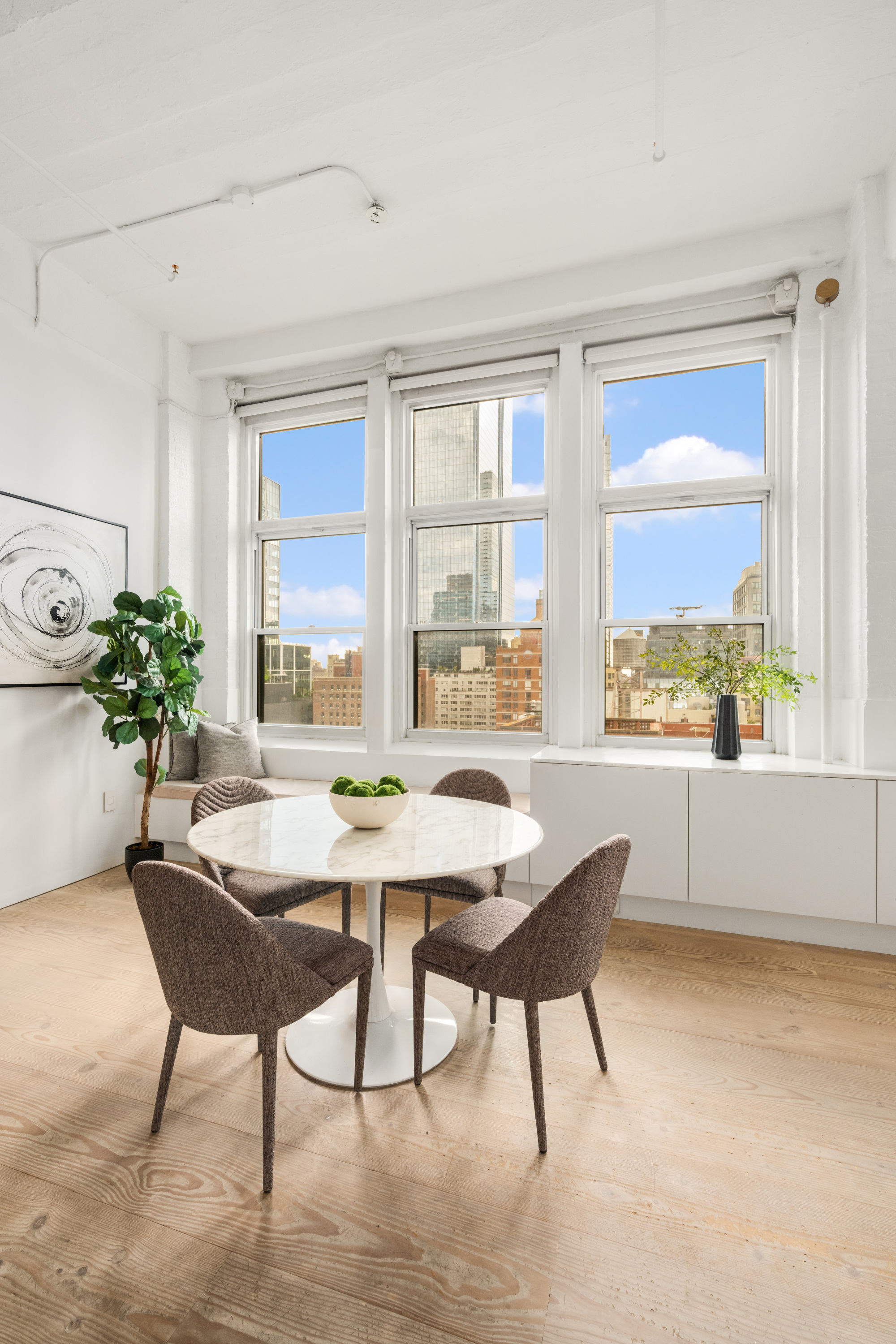 448 West 37th Street, Unit 12E Manhattan, NY 10018 - Photo 5 of 11 Gallery Image 5