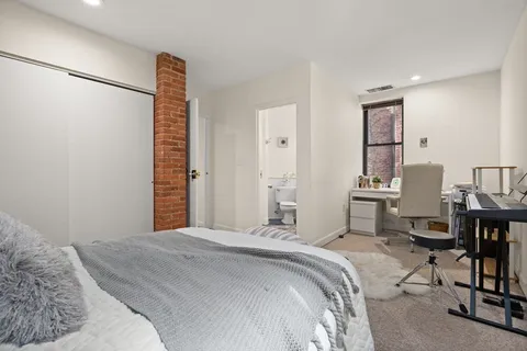 $975,000 | 103 Gainsborough Street, Unit 108, Boston, MA 02115