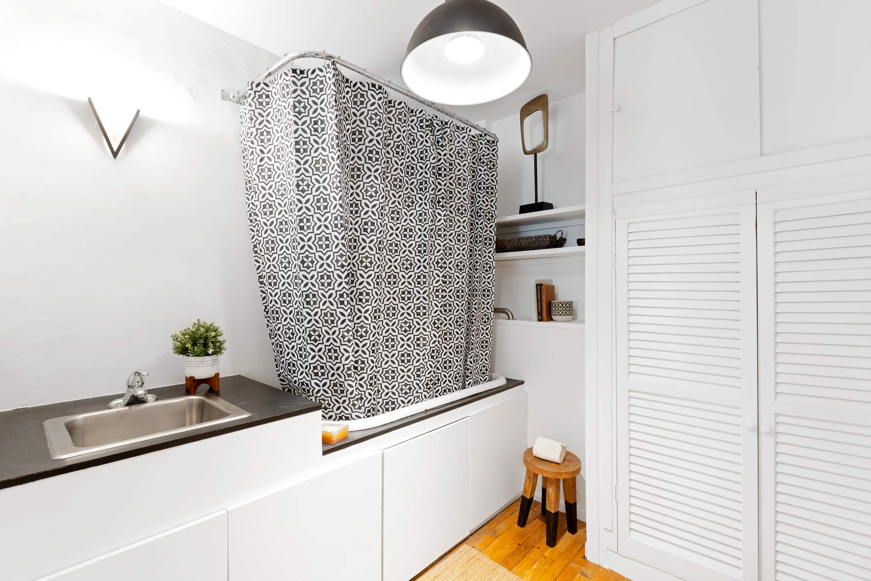 24 Cornelia Street, Unit 14 Manhattan, NY 10014 - Photo 7 of 8