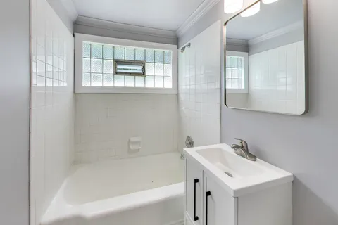 $200,000 | 413 Winnemac Street, Park Forest, IL 60466