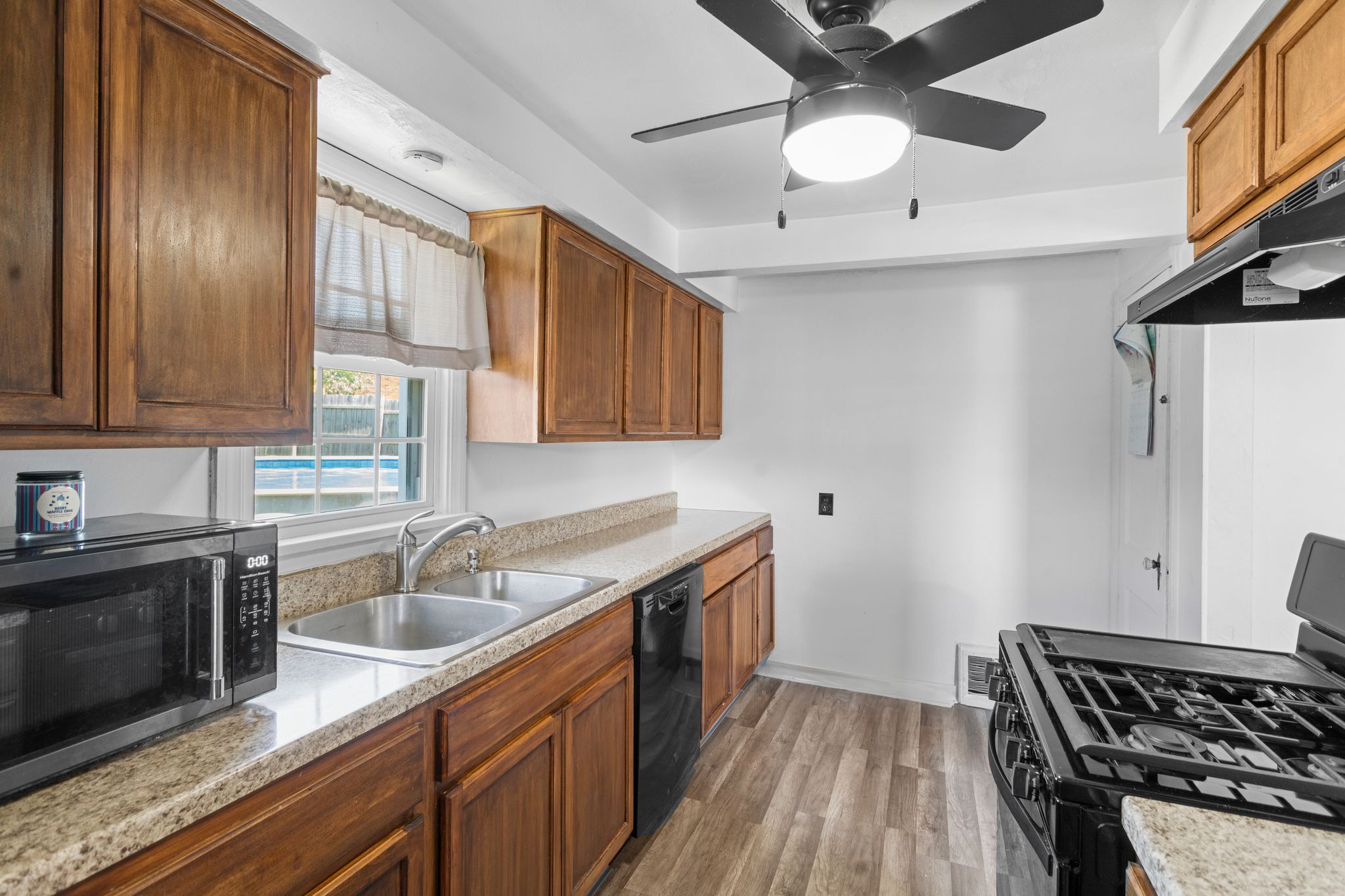 40 Tanager Drive McKees Rocks, PA 15136 - Photo 9 of 29