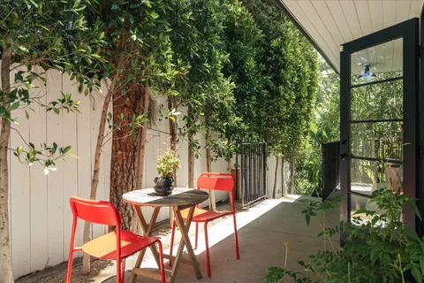$1,549,000 | 8421 Kirkwood Drive, Los Angeles, CA 90046