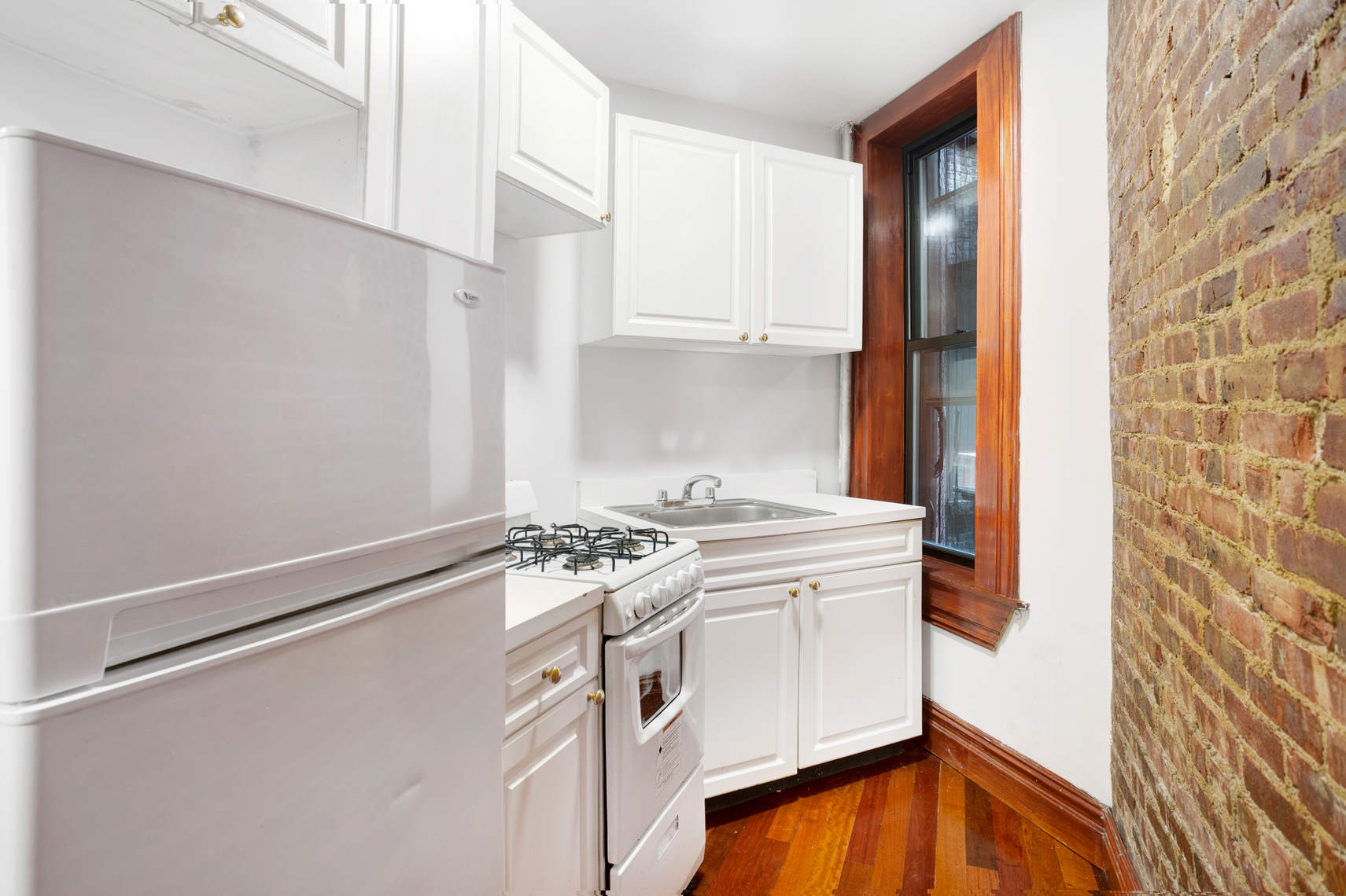 324 East 94th Street, Unit 3R Manhattan, NY 10128 - Photo 3 of 8