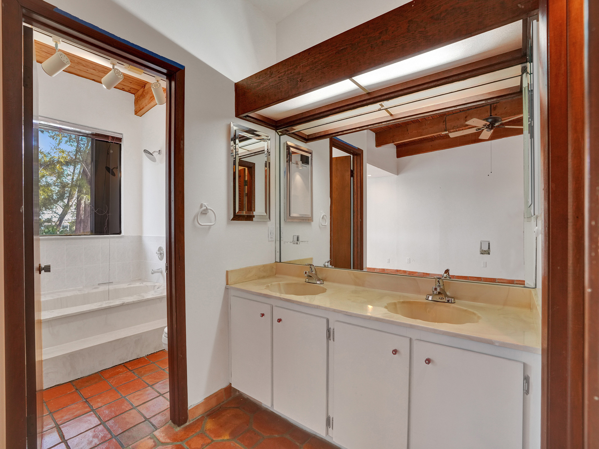 4863 Southwest 71st Place Miami, FL 33155 - Photo 31 of 54