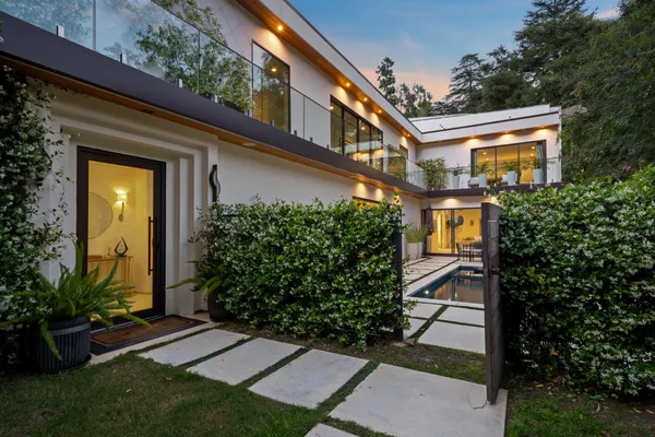 $4,100,000 | Laurel Canyon Road, Los Angeles, CA 90046
