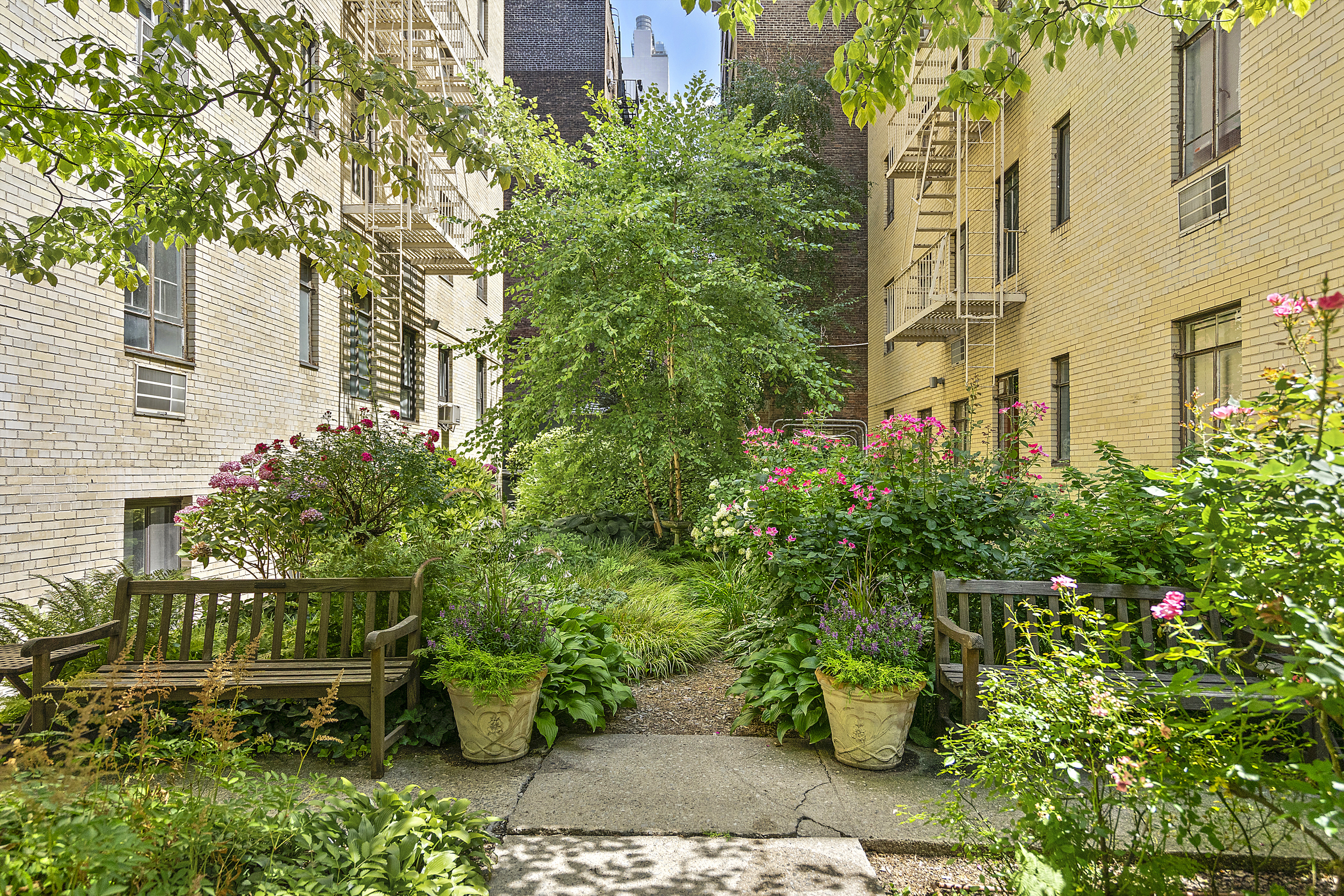 250 West 24th Street, Unit 1GE Manhattan, NY 10011 - Photo 12 of 13