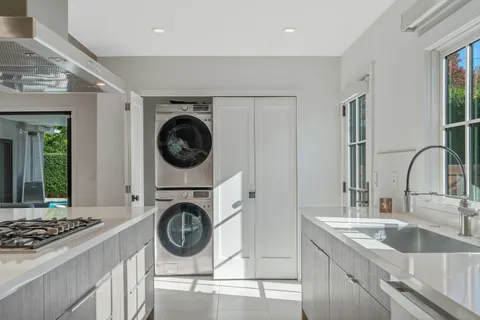 $1,895,000 | 4518 Varna Avenue, Sherman Oaks, CA 91423