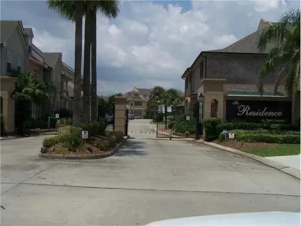 $3,400 | 2129 Hyde Park Avenue, Harvey, LA 70058