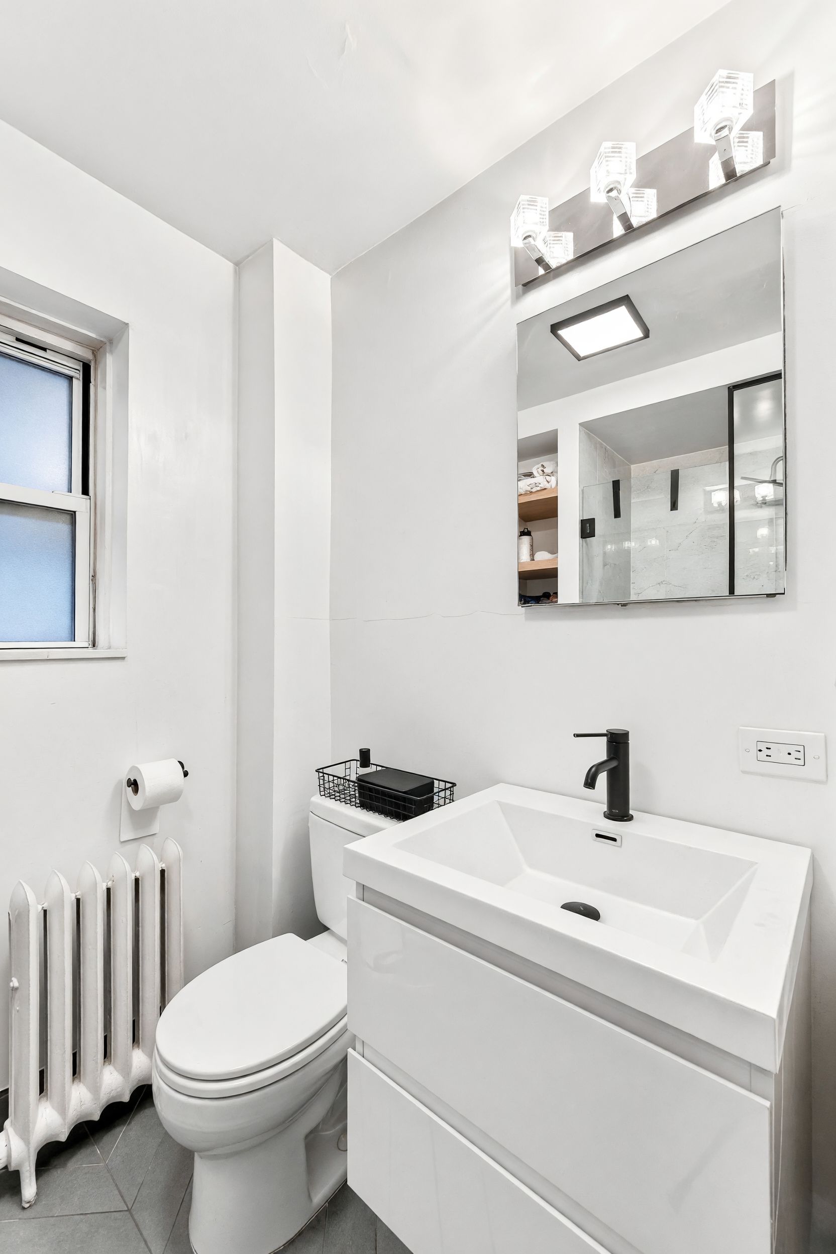 155 East 49th Street, Unit 6F Manhattan, NY 10017 - Photo 10 of 12 Gallery Image 10