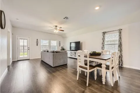 $299,900 | 706 Spur Ridge, Princeton, TX 75407