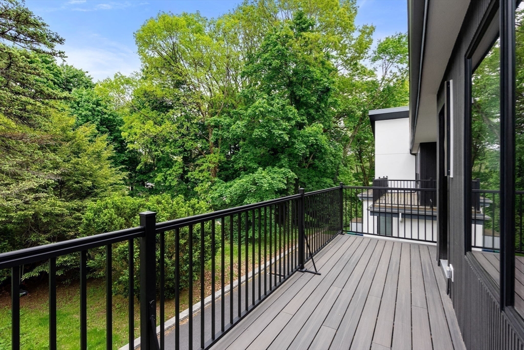 1242 Beacon Street Waban, MA 02468 - Photo 4 of 7