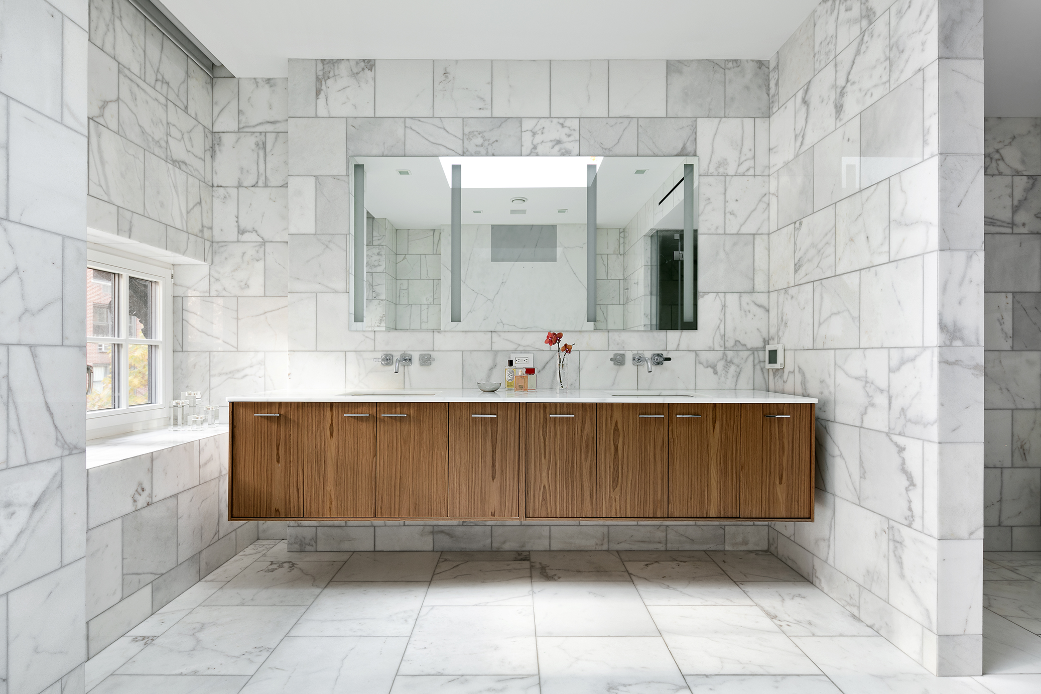 225 East 48th Street Manhattan, NY 10017 - Photo 16 of 26 Gallery Image 16
