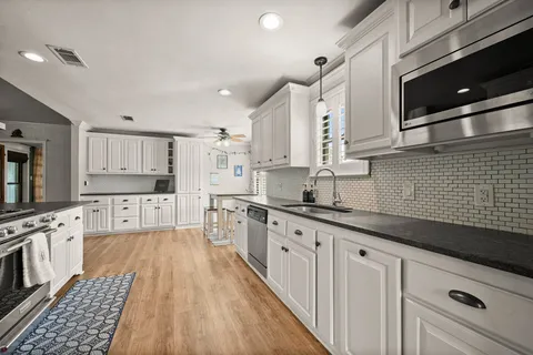 $517,500 | 745 Kenilworth Parkway, Baton Rouge, LA 70808