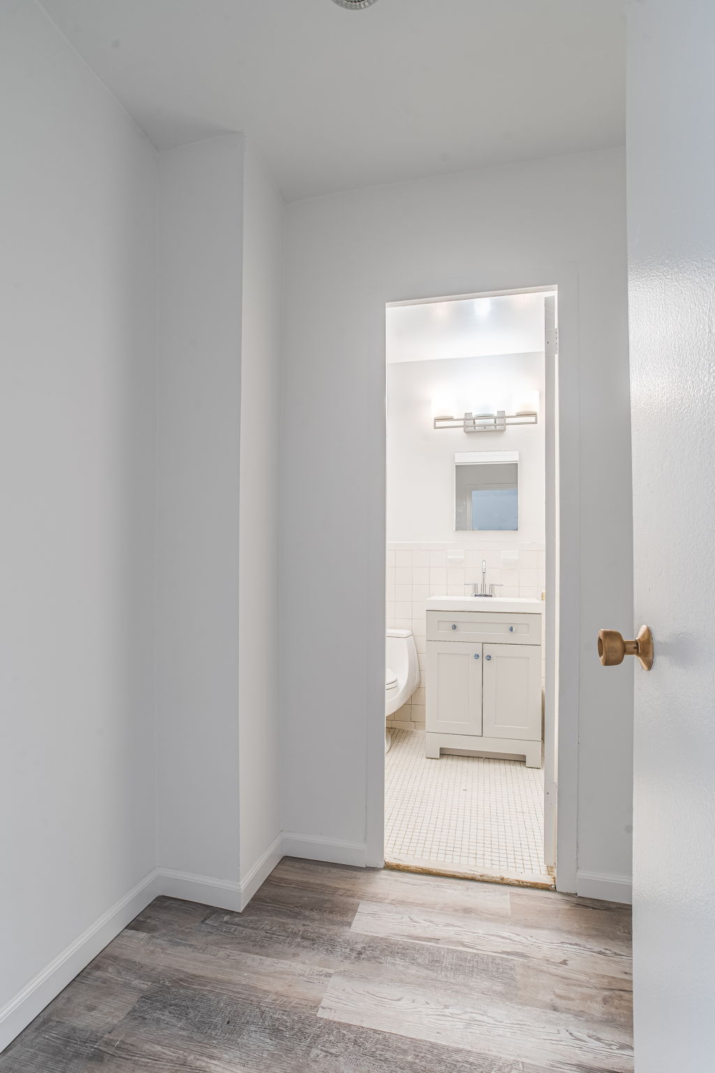 305 East 24th Street, Unit 8L Manhattan, NY 10010 - Photo 7 of 9