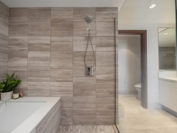 $3,495,000 | 1555 Kapiolani Boulevard, Unit 2002, Honolulu, HI 96814