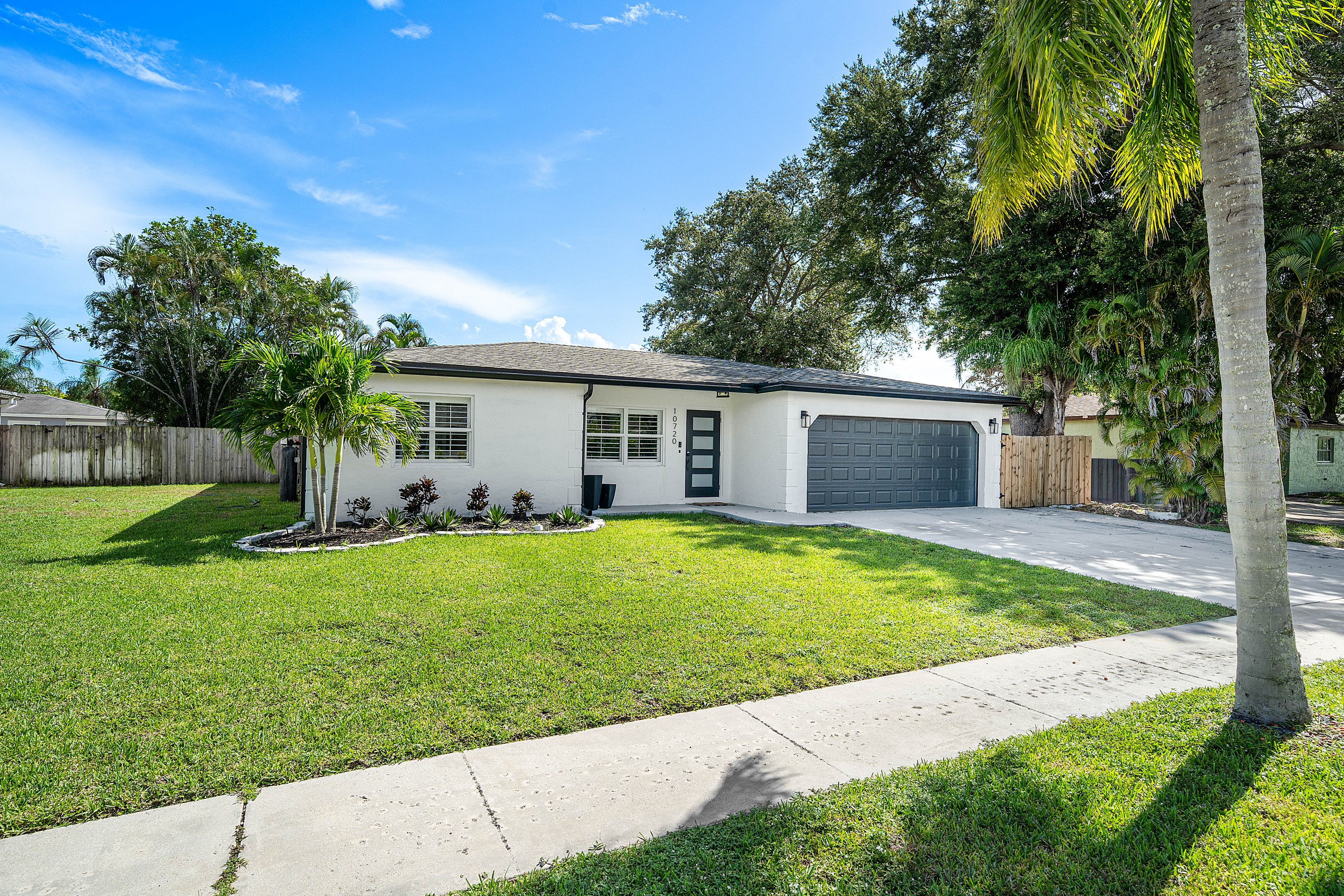 10720 Eland Street Boca Raton, FL 33428 - Photo 3 of 44 Gallery Image 3
