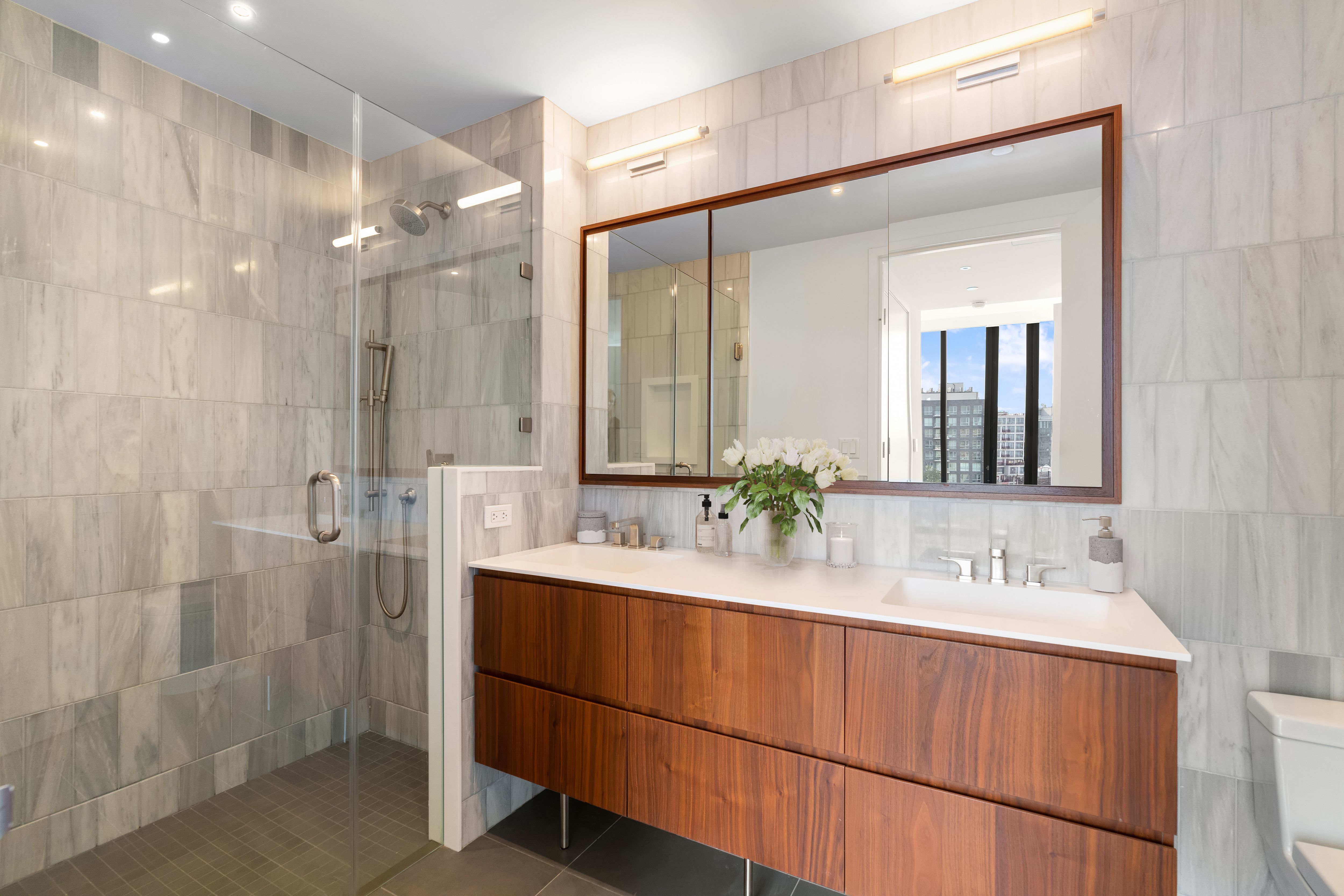 21-30 44th Drive, Unit 7J Queens, NY 11101 - Photo 6 of 11