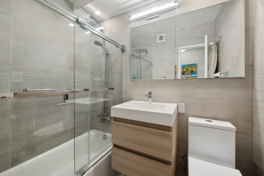 30 West 60th Street, Unit 6L Manhattan, NY 10019 - Photo 3 of 7