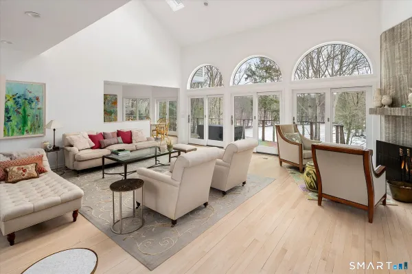 $2,495,000 | 215 South Lake Drive, Stamford, CT 06903