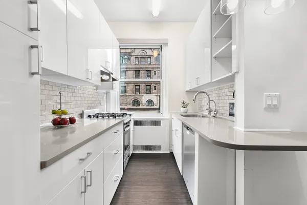 $850,000 | 263 West End Avenue, Unit 2C | Upper West Side