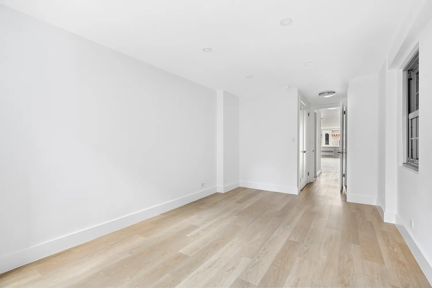 $825,000 | 333 East 14th Street, Unit 4K | Gramercy