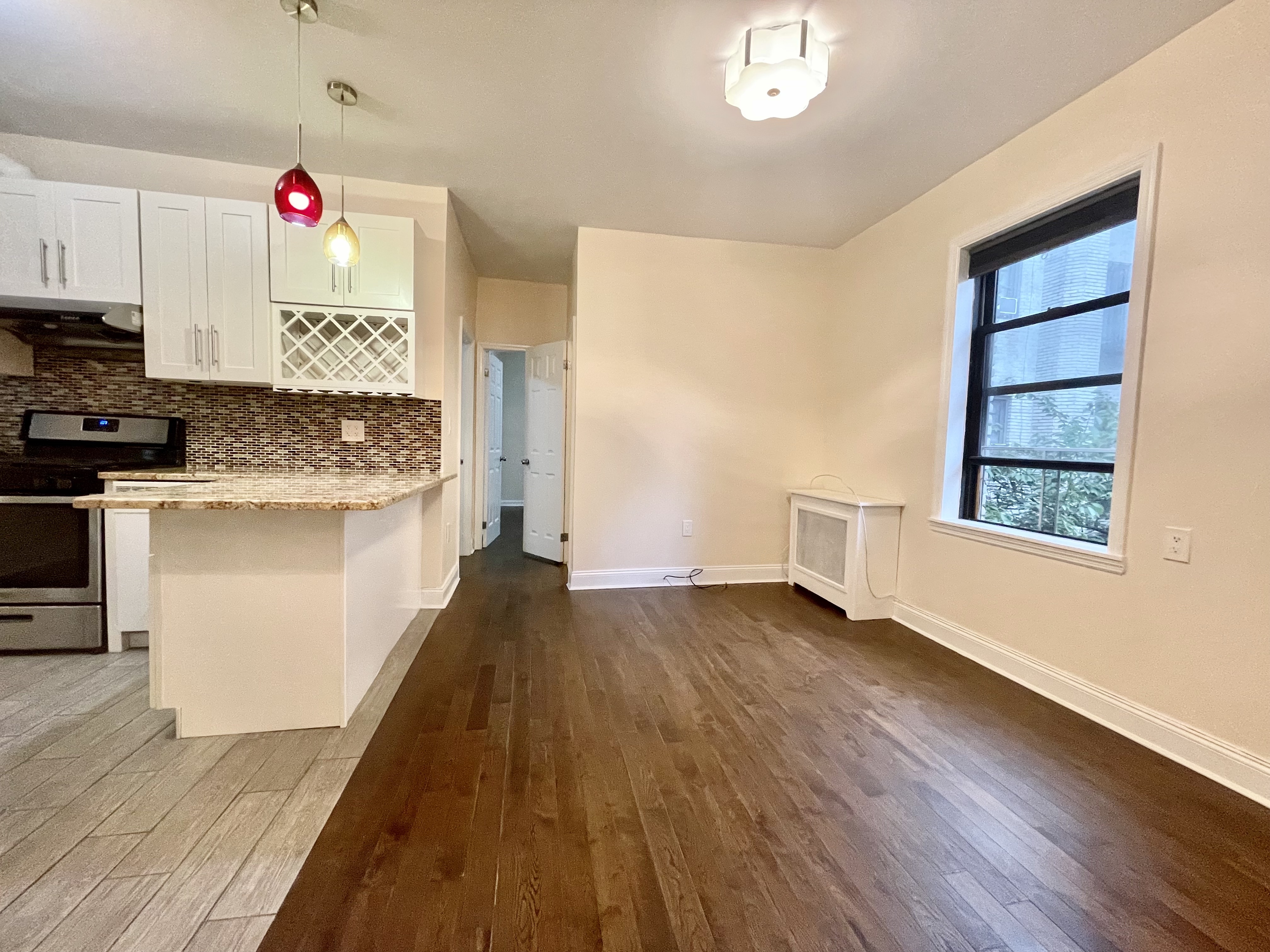 21-16 35th Street, Unit 3G Queens, NY 11105 - Photo 2 of 12