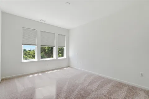 $525,000 | 20650 Hope Spring Terrace, Unit 301, Ashburn, VA 20147