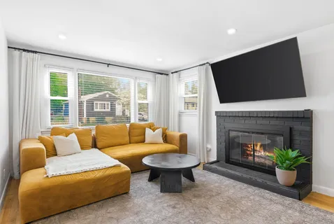 Contact Agent | 55 Thistle Street, Lynn, MA 01905