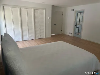 $2,095,000 | 2177 Cross Highway, Fairfield, CT 06824