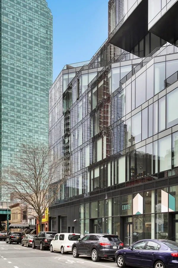 $5,350 | 21-30 44th Drive, Unit 2D | Long Island City