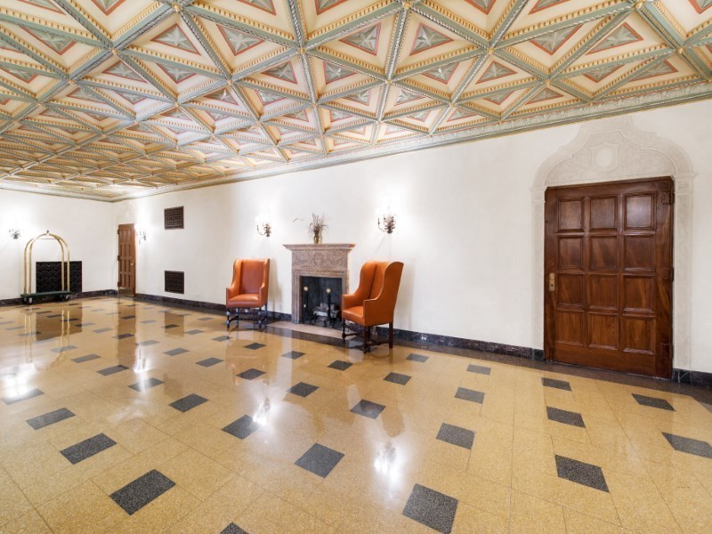 205 East 78th Street, Unit 9F Manhattan, NY 10075 - Photo 10 of 13 a view of a room with gym equipment